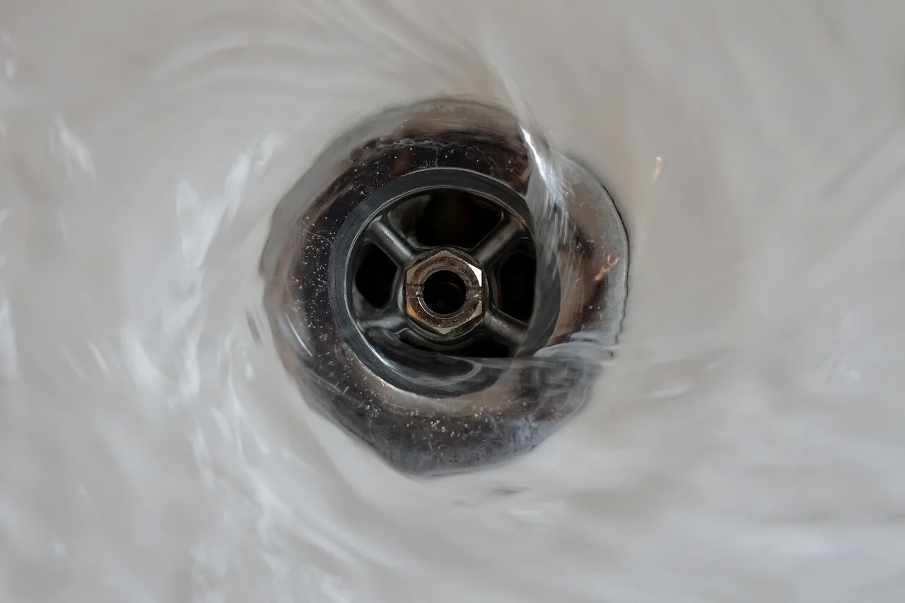 drain, bathroom sink, sanitary, nature, water, shower, bathtub, sanitary facility, bathroom. Backyard office bathroom without a sewer line: the three routes and their permits