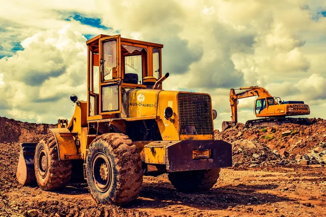 bulldozer, excavator, heavy machine, heavy machinery, equipment, vehicle, machinery, construction site, digger, bulldozer, excavator, excavator, machinery, construction site, construction site, construction site, construction site, construction site. Hiring a Canadian builder for a backyard studio, liens and consumer protection