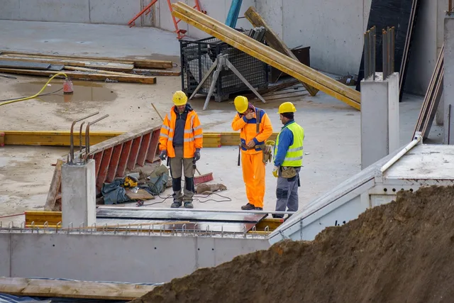 building, construction, construction workers, construction, construction, construction, construction, construction workers, construction workers, construction workers, construction workers, construction workers. Studio sheds: what to check when hiring a contractor