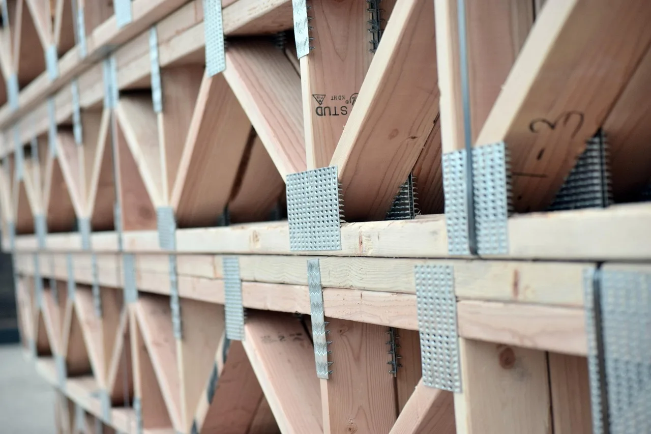 floor truss, trusses, construction, framing, building, brown construction, brown frame. Studio shed construction: five site lessons